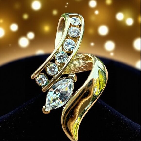 WOMEN’S GOLD-TONE PENDANT NECKLACE – CRYSTAL ACCENTS & MARQUISE STONE - Picture 13 of 17